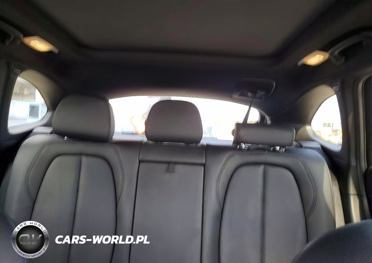 2018 BMW X1 VIN:WBXHU7C38J3H43856 - 10