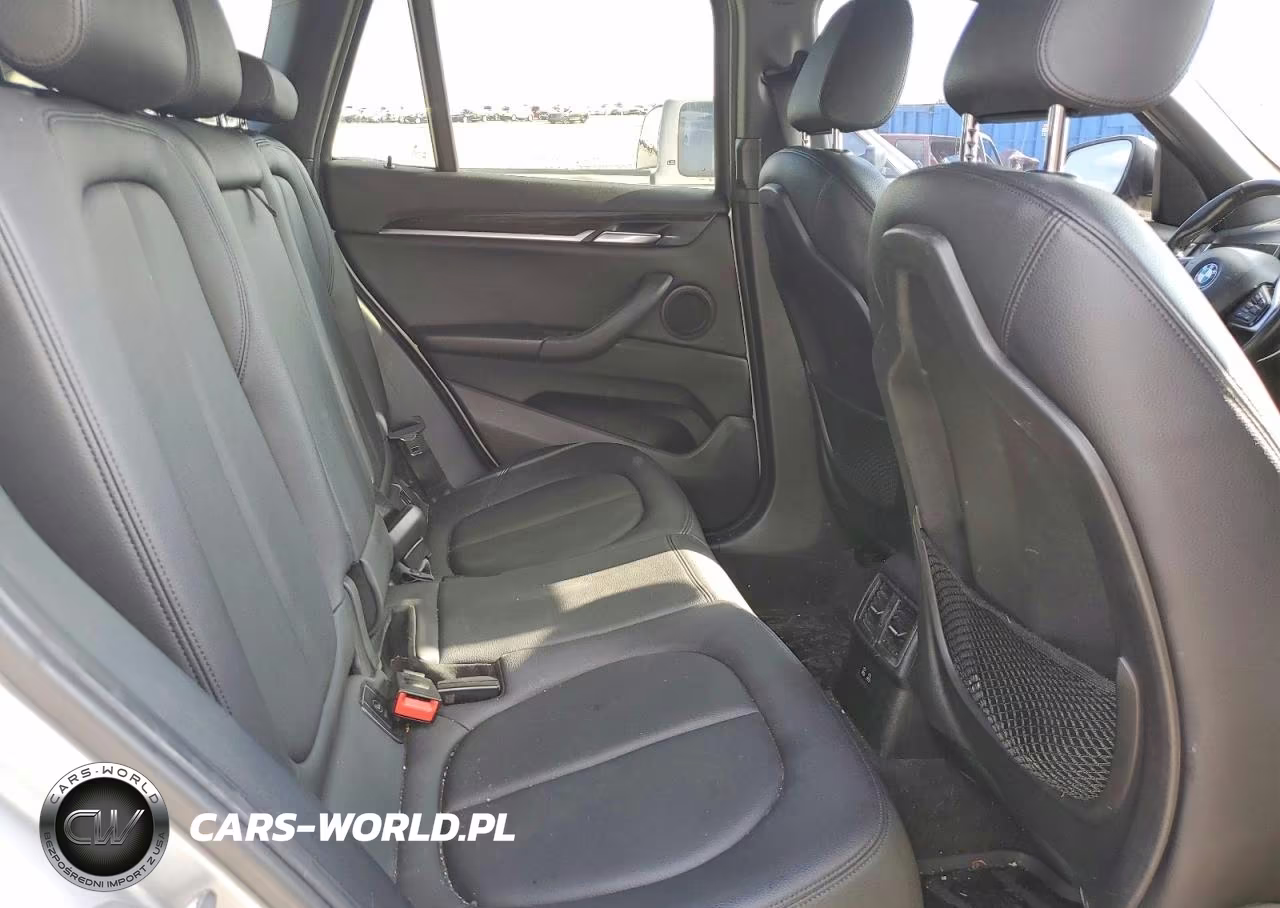 2018 BMW X1 VIN:WBXHU7C38J3H43856 - 11