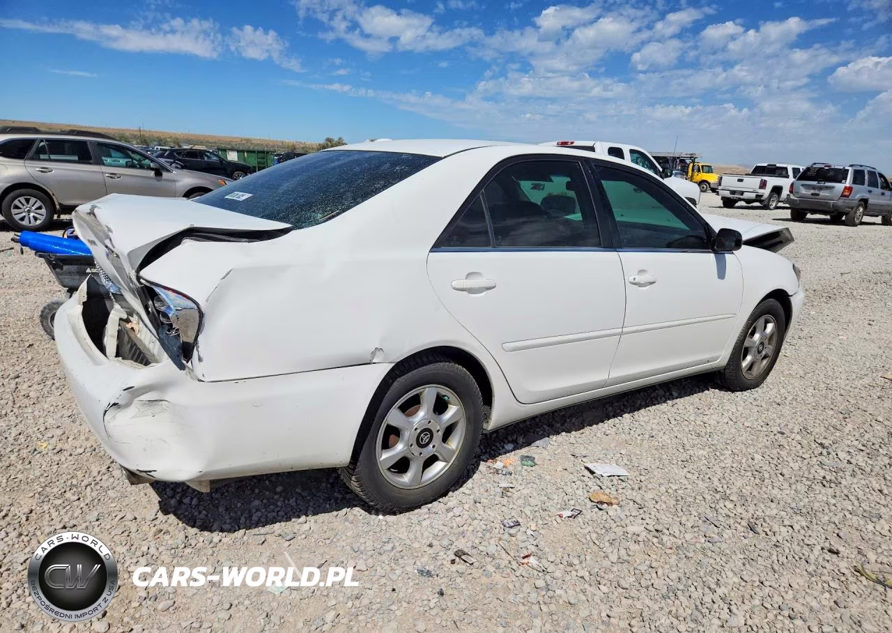 2004 Toyota Camry Le VIN:4T1BE32K24U329917 - 3