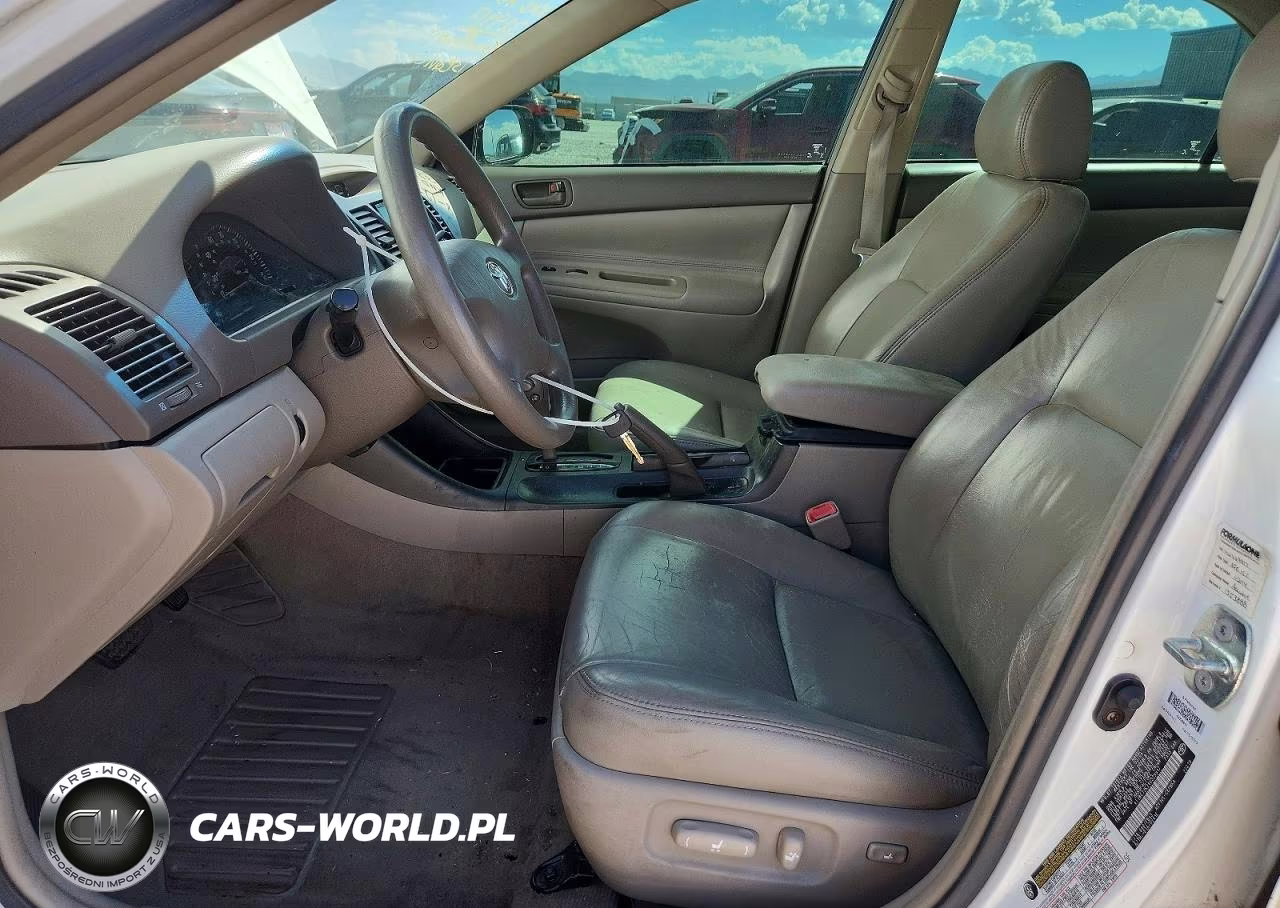 2004 Toyota Camry Le VIN:4T1BE32K24U329917 - 7