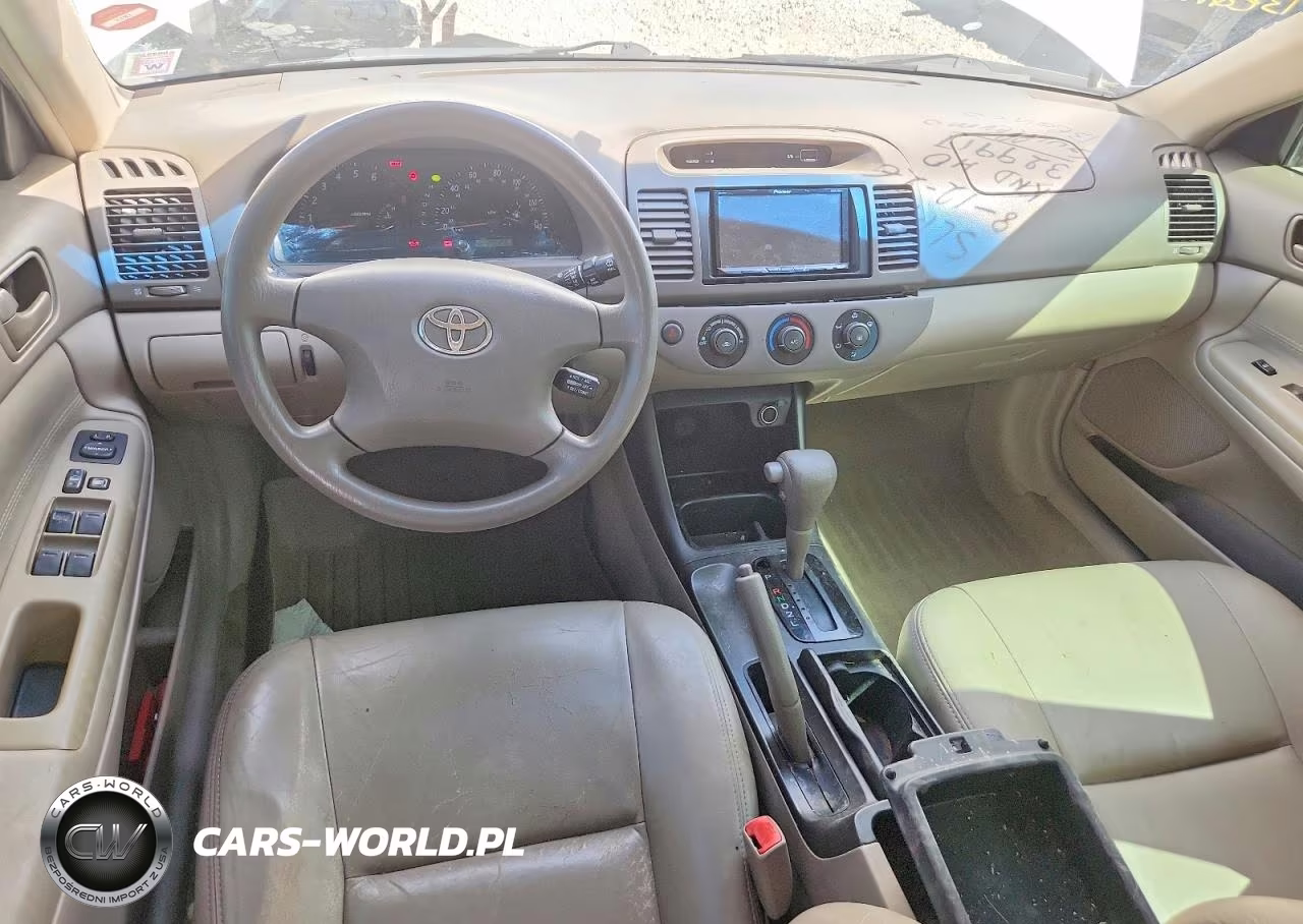 2004 Toyota Camry Le VIN:4T1BE32K24U329917 - 8