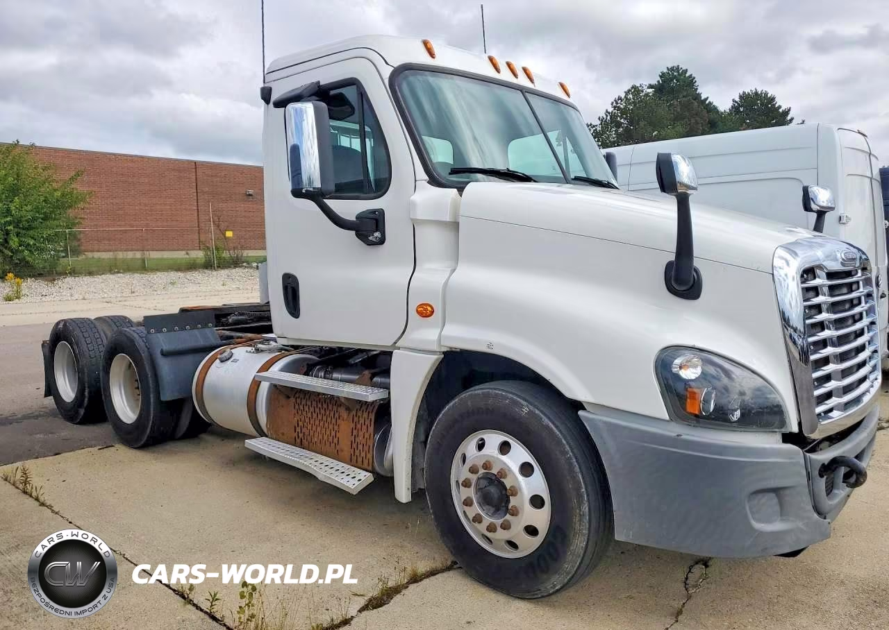 2016 Freightliner Cascadia 125 Semi Truck VIN:3AKJGEBG7GDGV5681 - 4