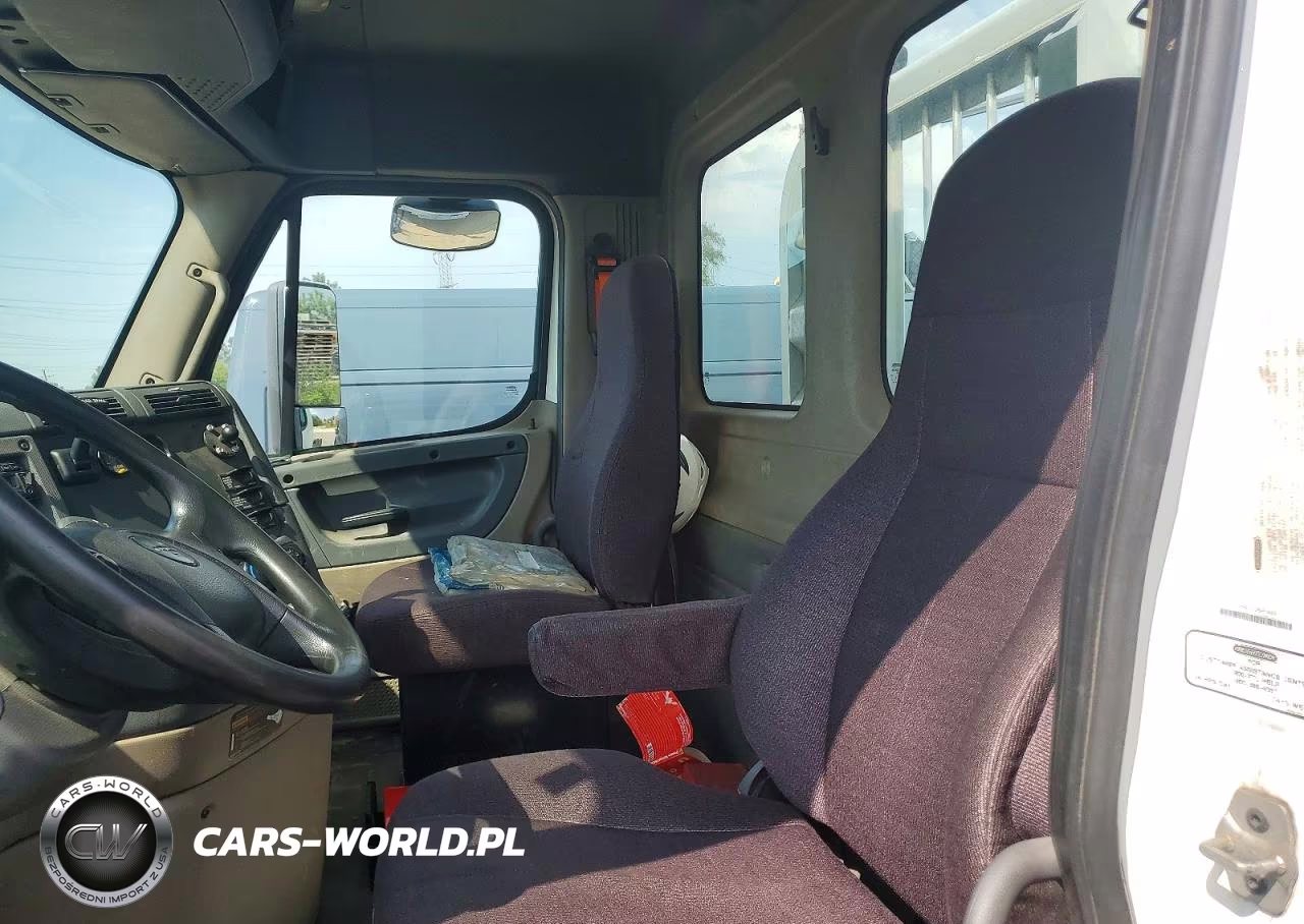 2016 Freightliner Cascadia 125 Semi Truck VIN:3AKJGEBG7GDGV5681 - 7