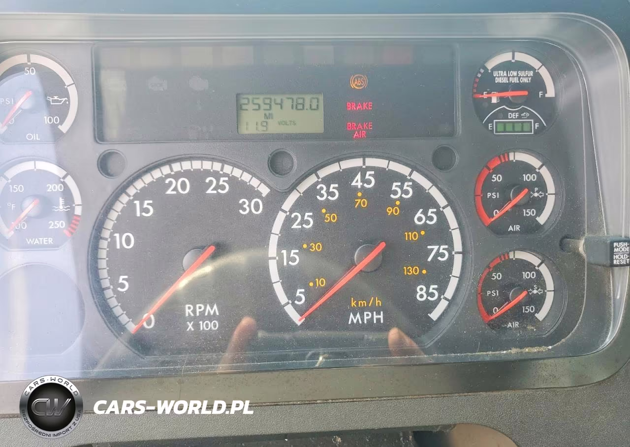 2016 Freightliner Cascadia 125 Semi Truck VIN:3AKJGEBG7GDGV5681 - 9