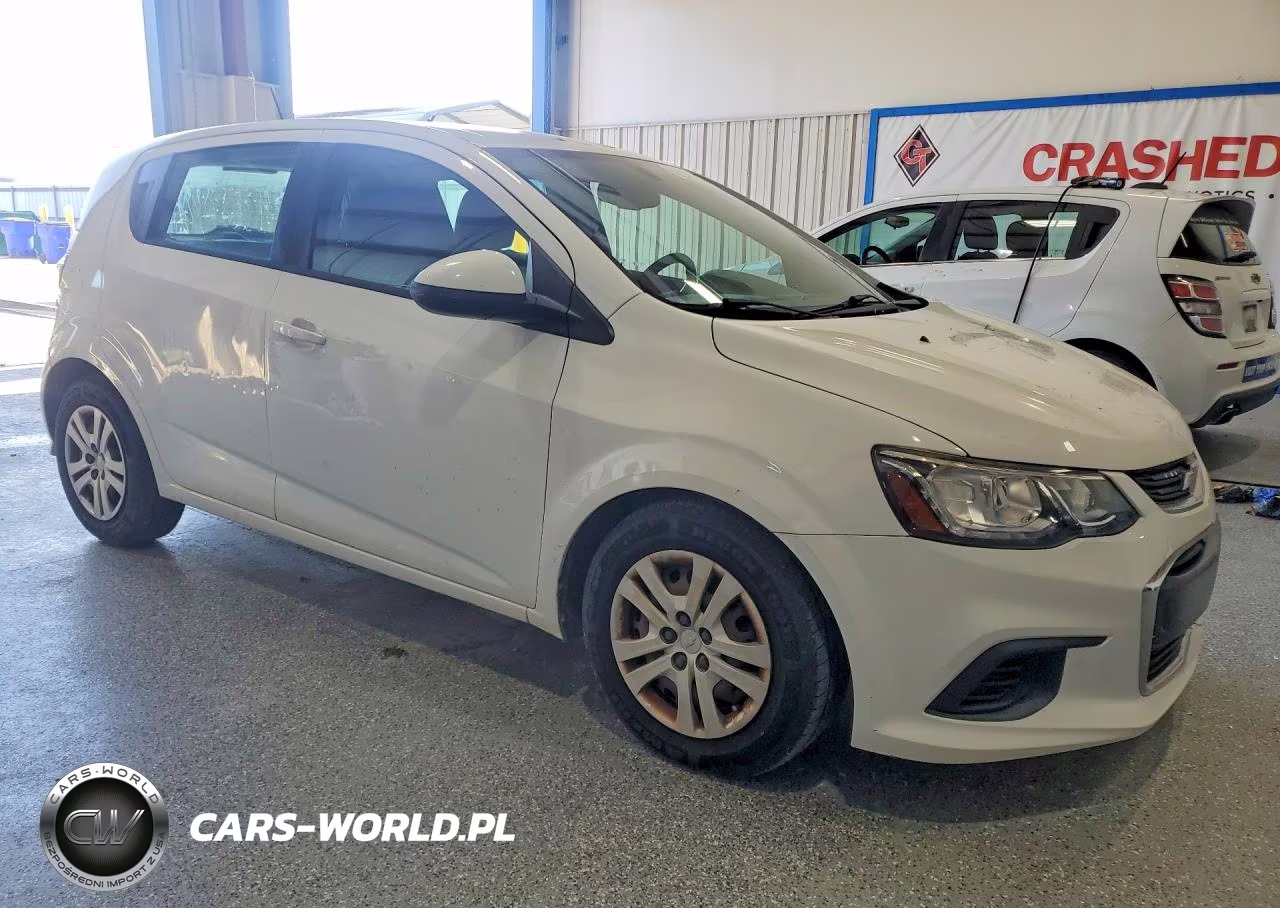 2019 Chevrolet Sonic VIN:1G1JG6SB3K4133583 - 4