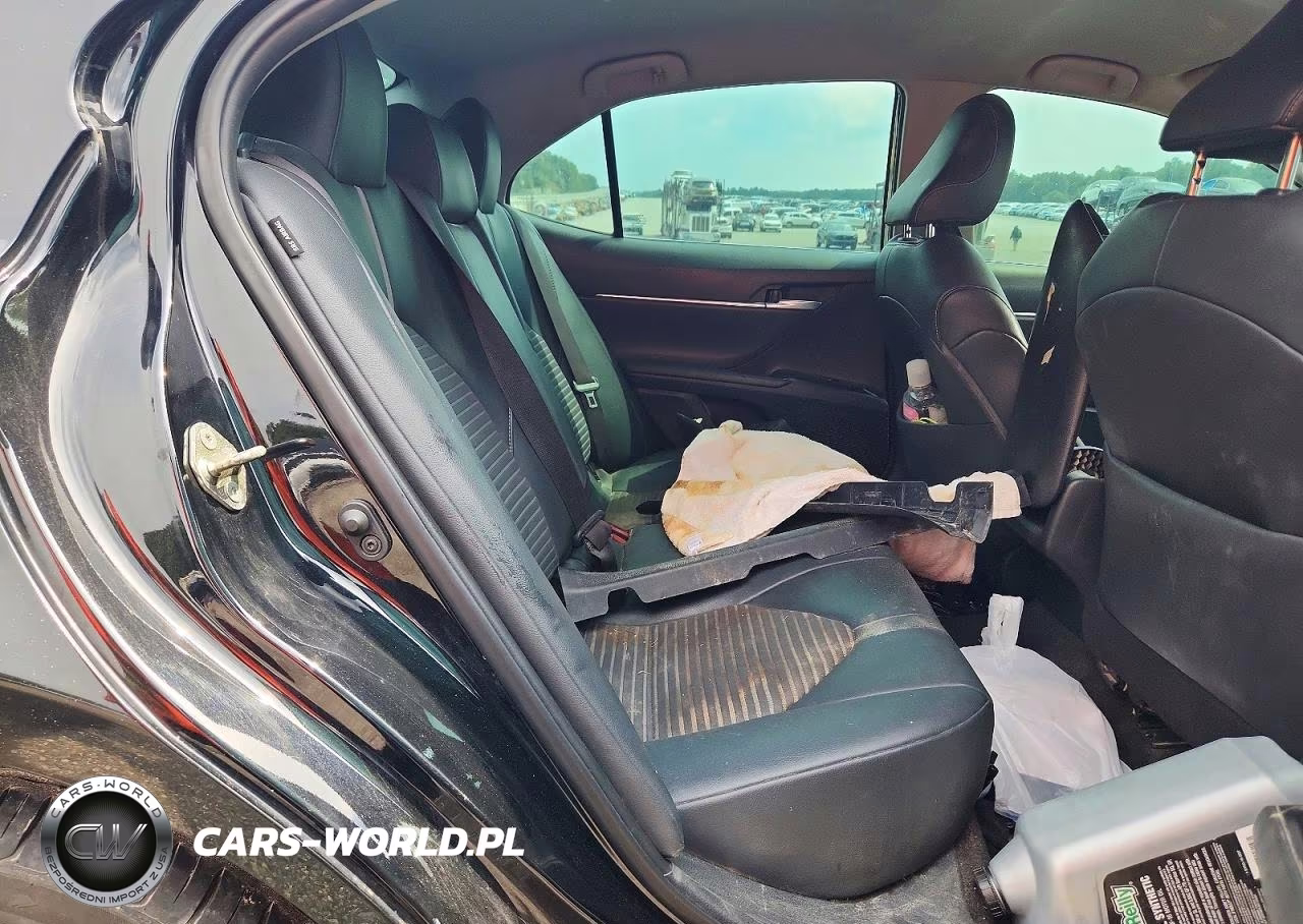 2019 Toyota Camry Se VIN:4T1B11HK9KU785661 - 10