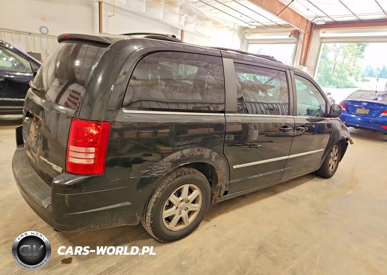 2010 Chrysler Town & Country Touring VIN:2A4RR5D14AR431987 - 3