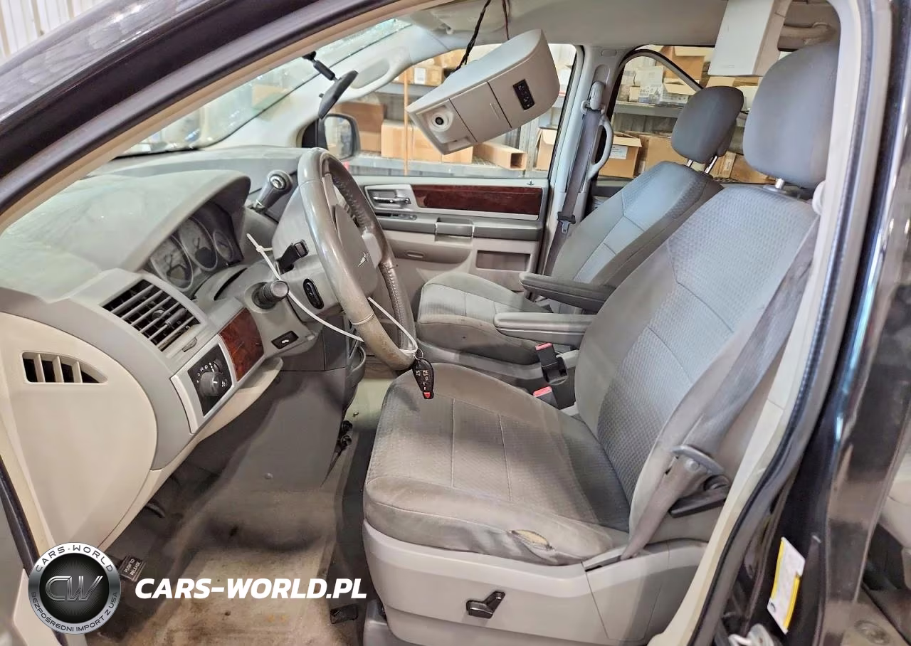 2010 Chrysler Town & Country Touring VIN:2A4RR5D14AR431987 - 7