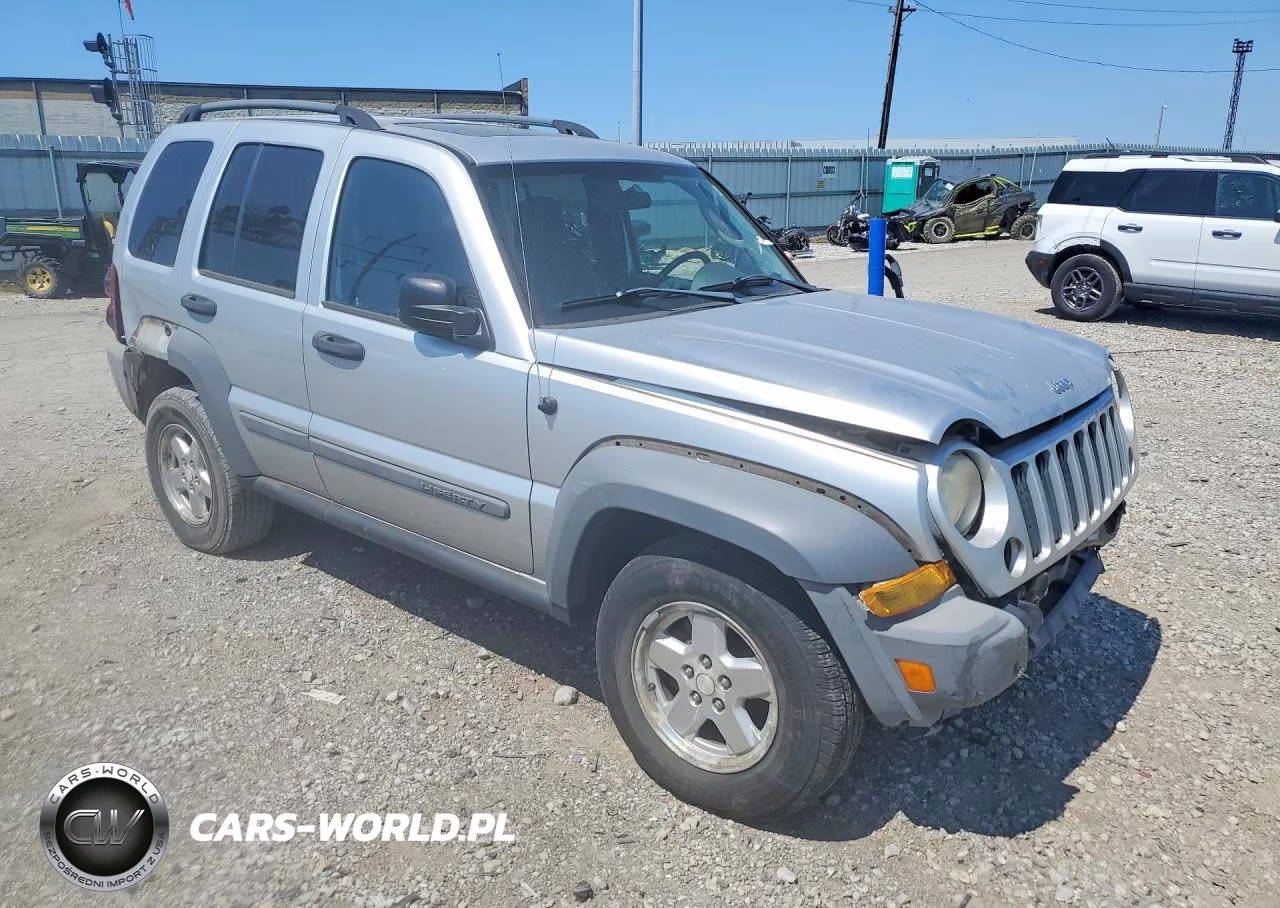 2005 Jeep Liberty Sport VIN:1J8GL485X5W700215 - 4