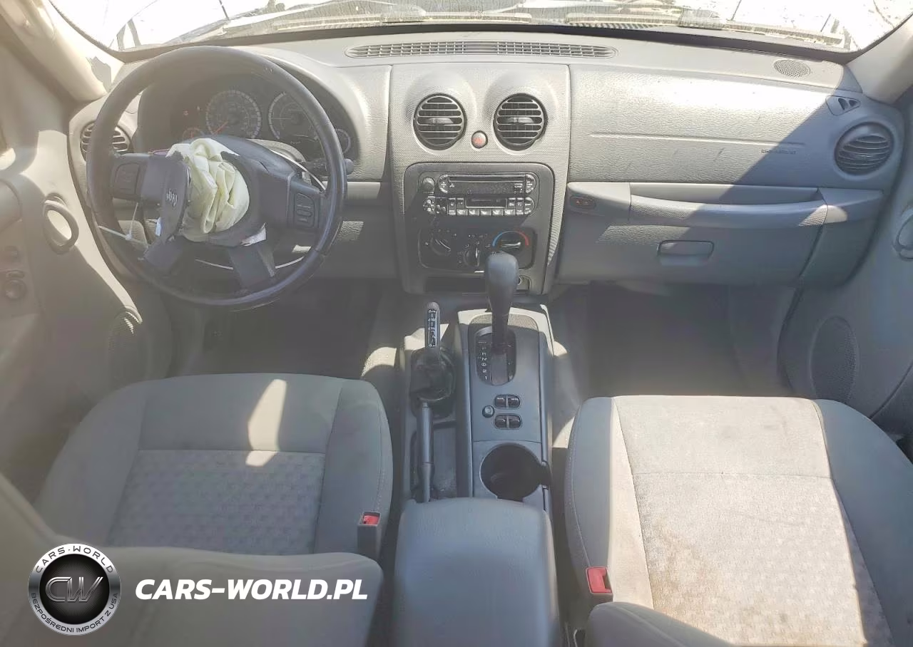 2005 Jeep Liberty Sport VIN:1J8GL485X5W700215 - 8
