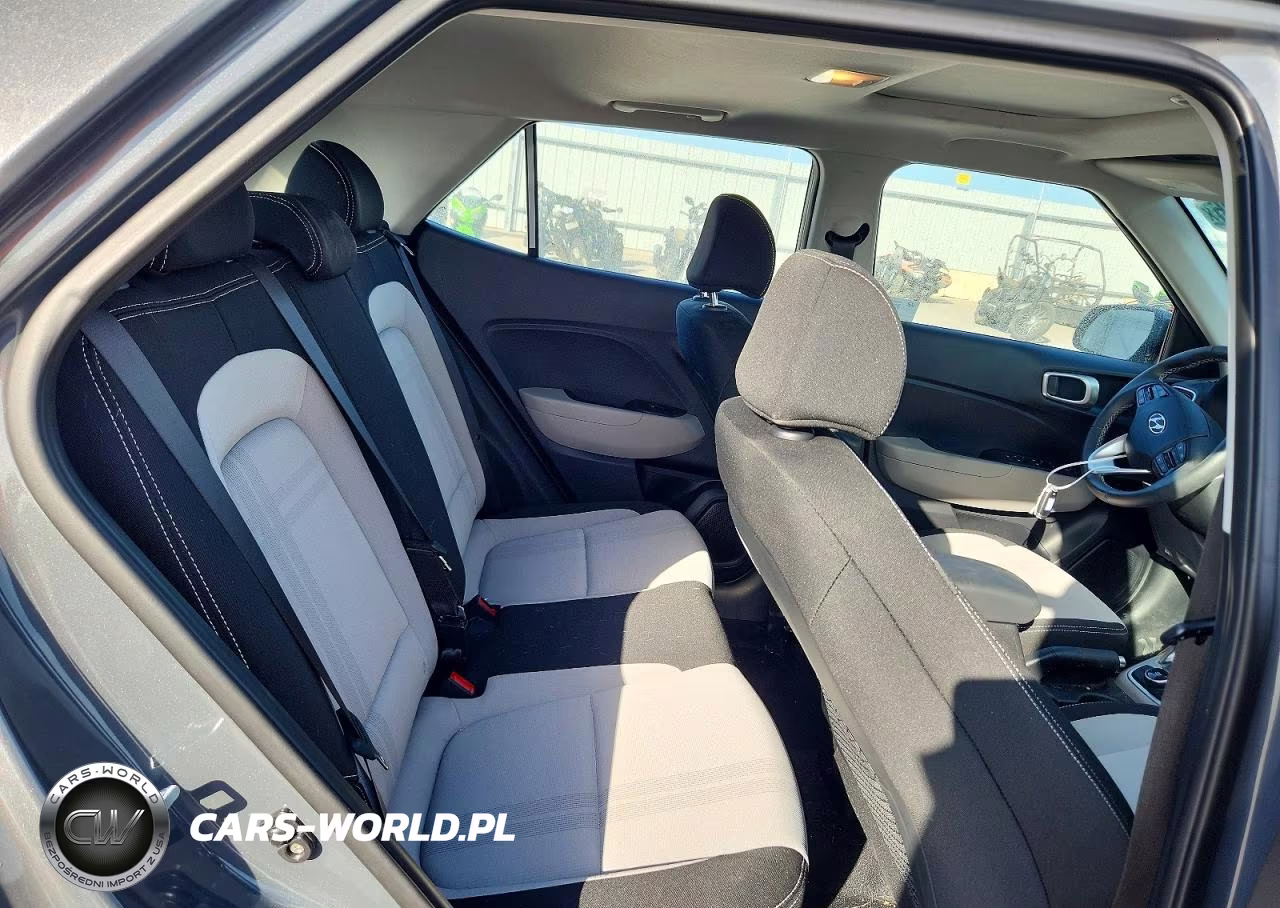 2025 Hyundai Venue Sel VIN:KMHRC8A30SU388487 - 11