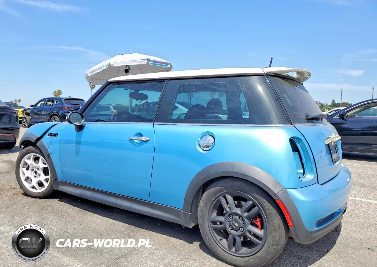 2005 Mini Cooper S VIN:WMWRE33435TD94589 - 2