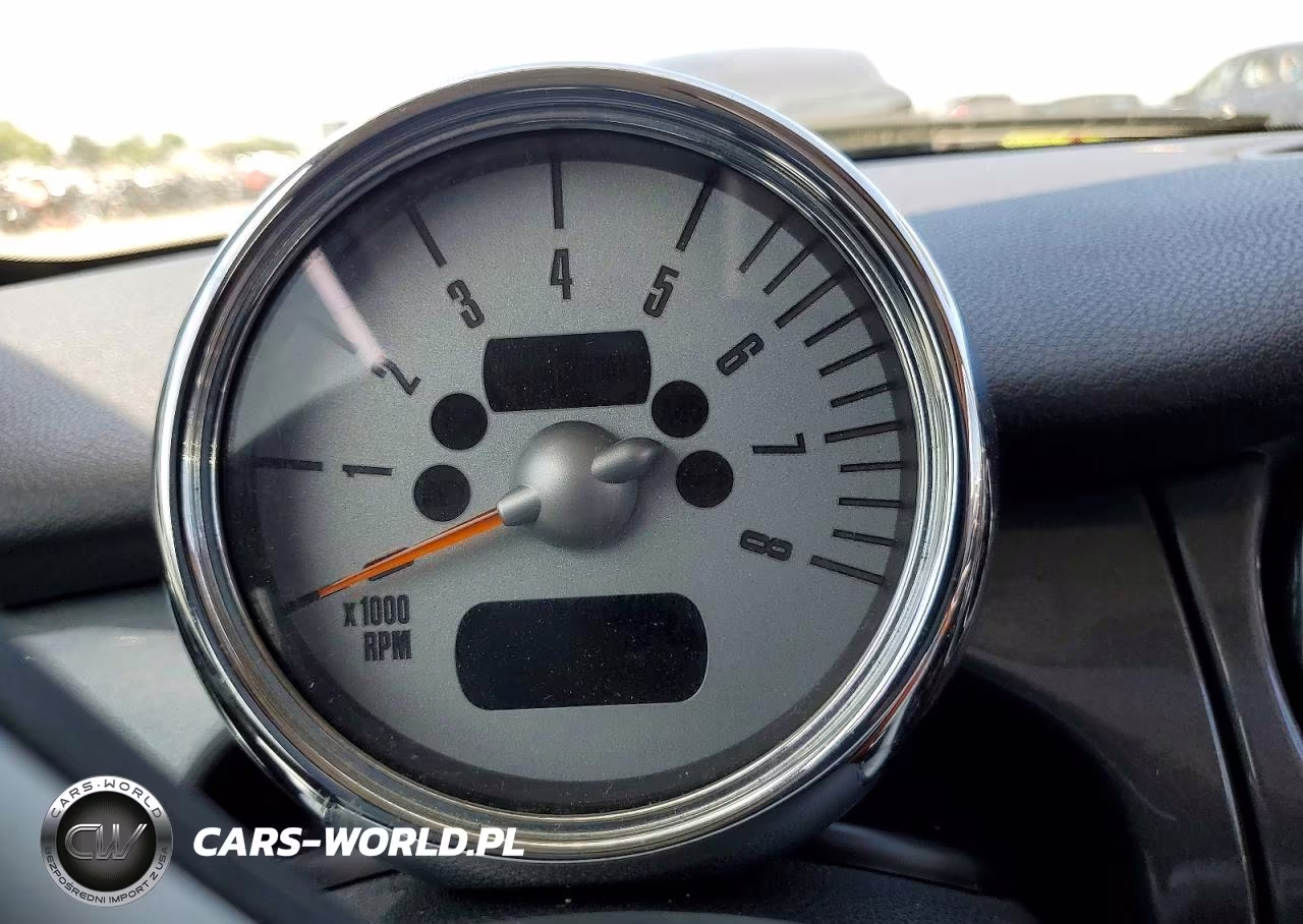 2005 Mini Cooper S VIN:WMWRE33435TD94589 - 9