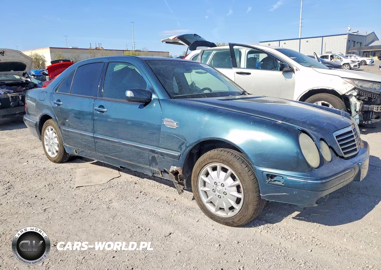 2000 Mercedes-Benz E 320 VIN:WDBJF65J8YB161296 - 4