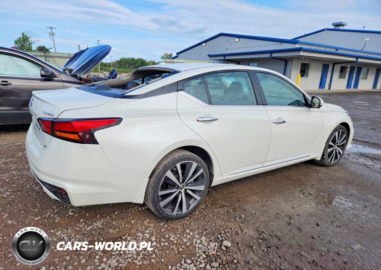 2019 Nissan Altima Platinum VIN:1N4BL4FW2KC146605 - 3