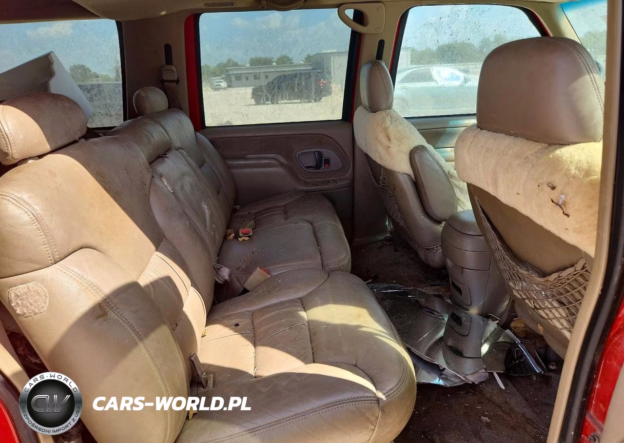 1999 Chevrolet Suburban C1500 VIN:3GNEC16R8XG116455 - 12