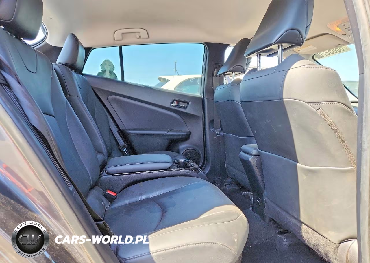 2017 Toyota Prius Prime Advanced VIN:JTDKARFP3H3063845 - 10