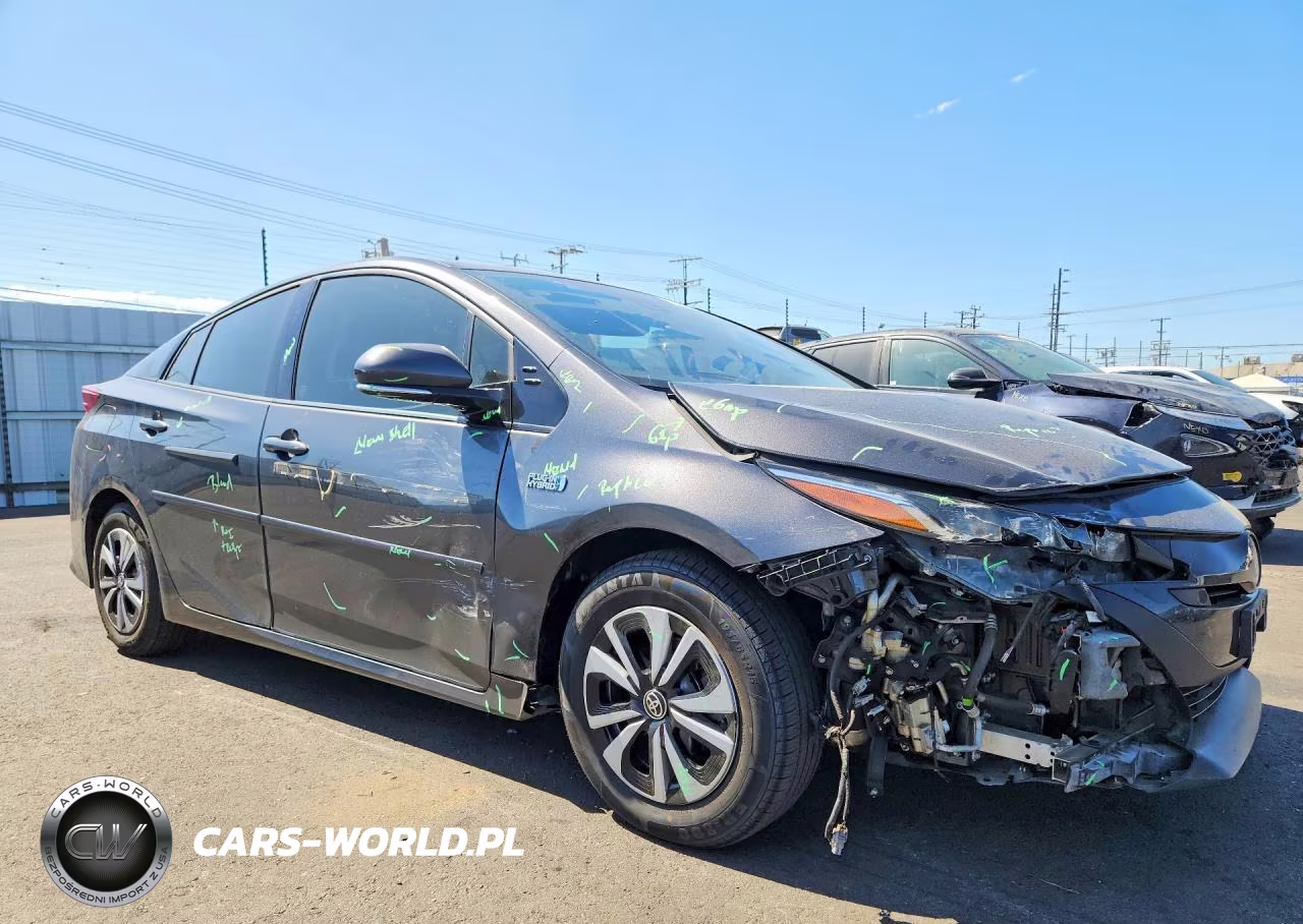 2017 Toyota Prius Prime Advanced VIN:JTDKARFP3H3063845 - 4