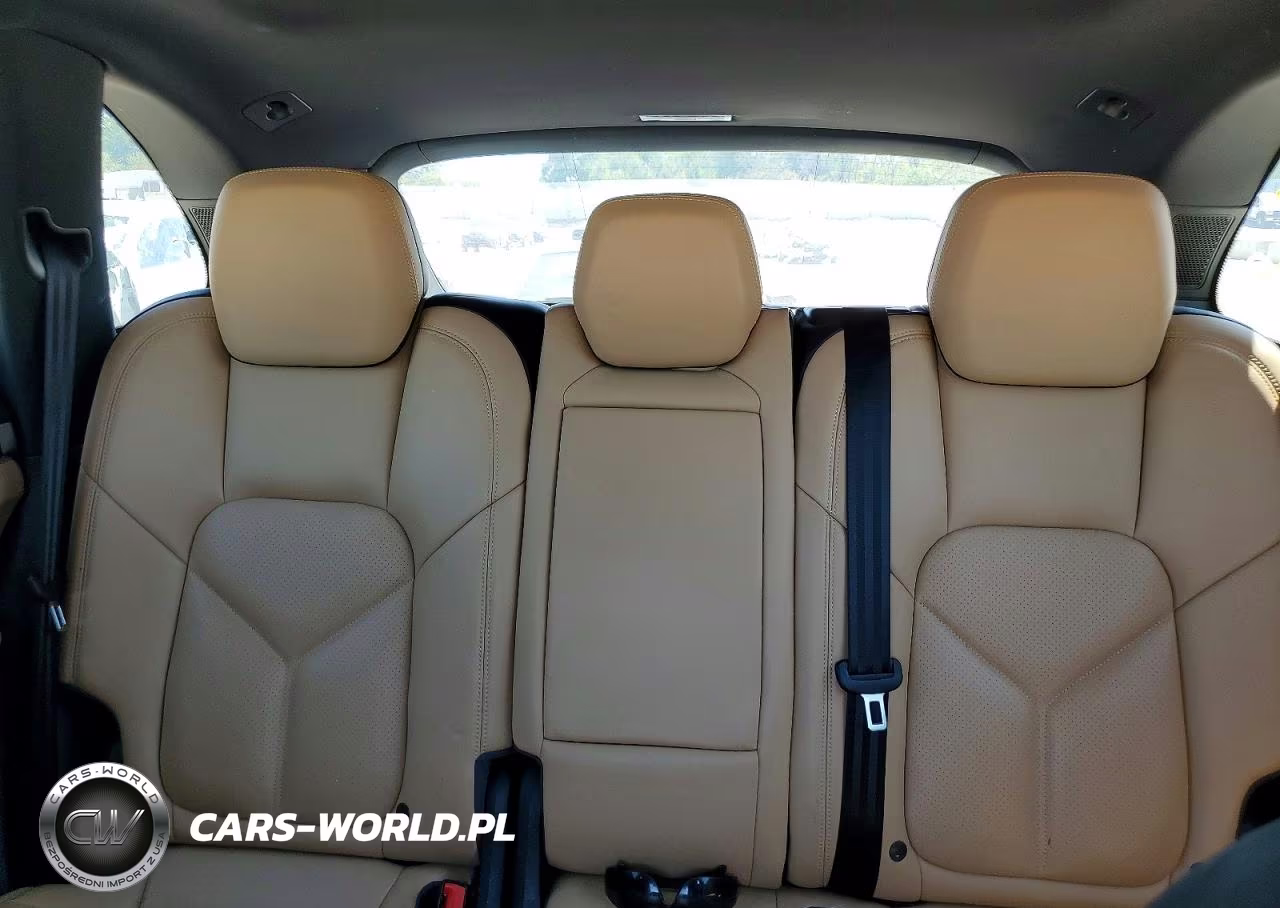 2017 Porsche Cayenne S VIN:WP1AB2A24HLA52752 - 10