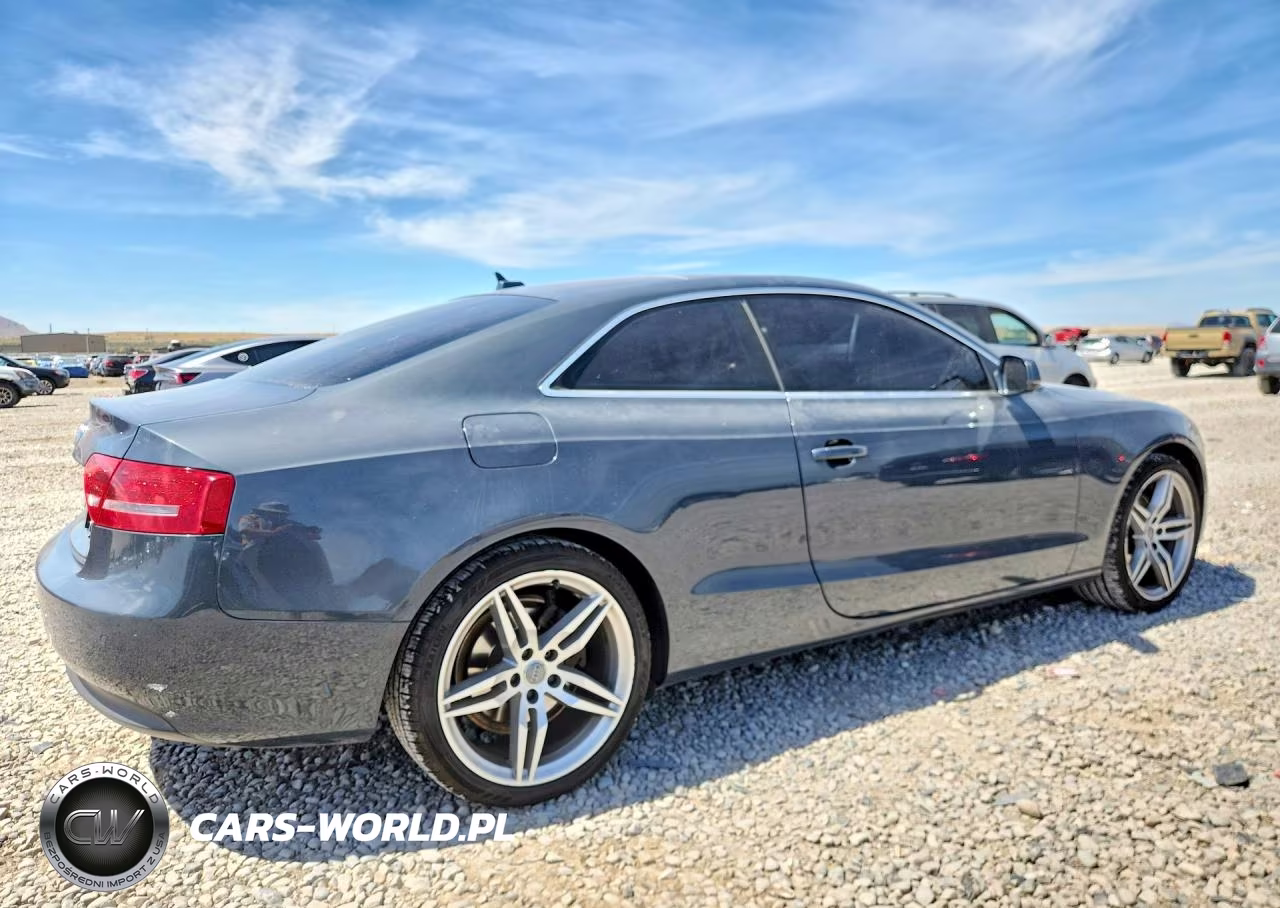 2011 Audi A5 Premium Plus VIN:WAULFAFR1BA004737 - 3