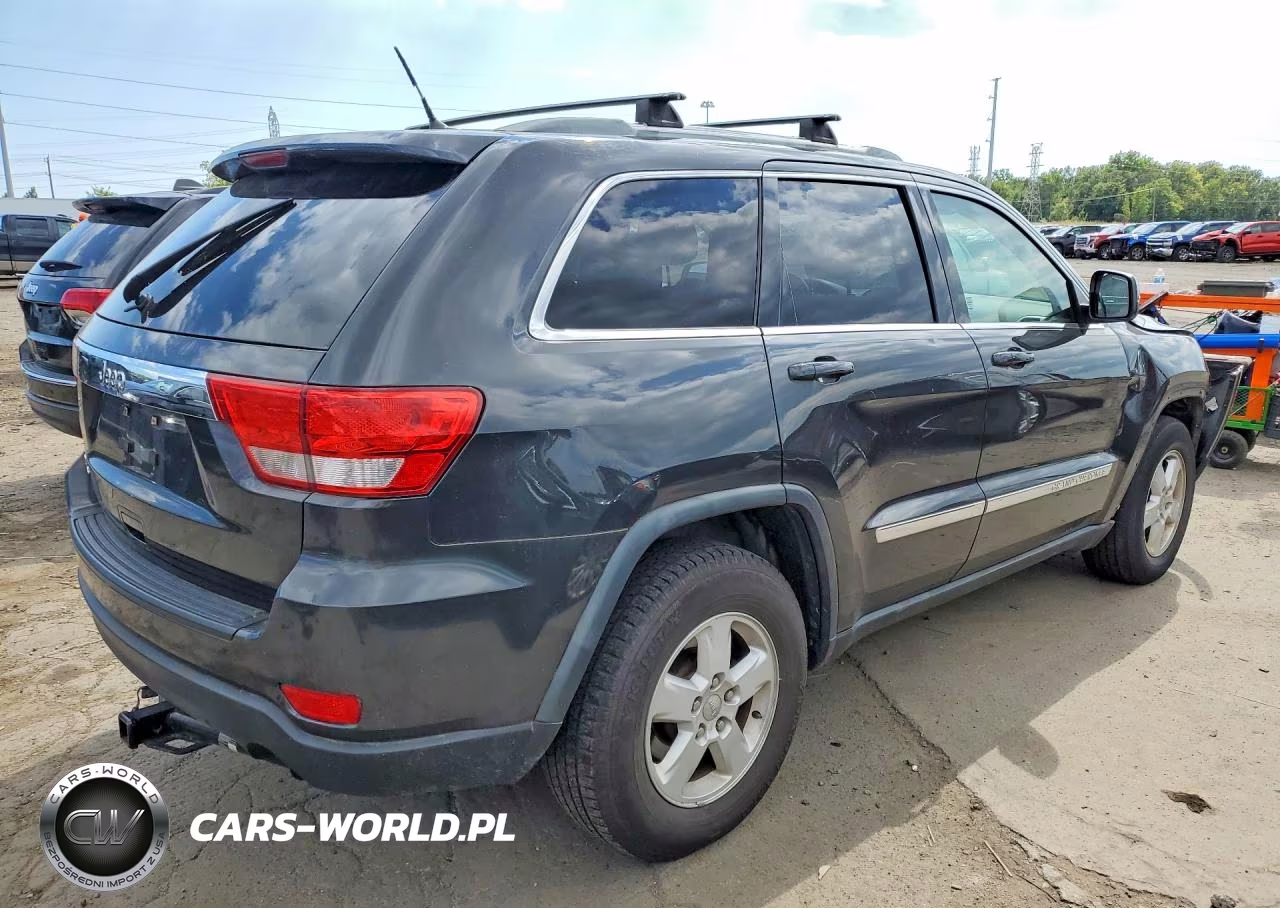 2011 Jeep Grand Cherokee Laredo VIN:1J4RR4GG3BC576765 - 3