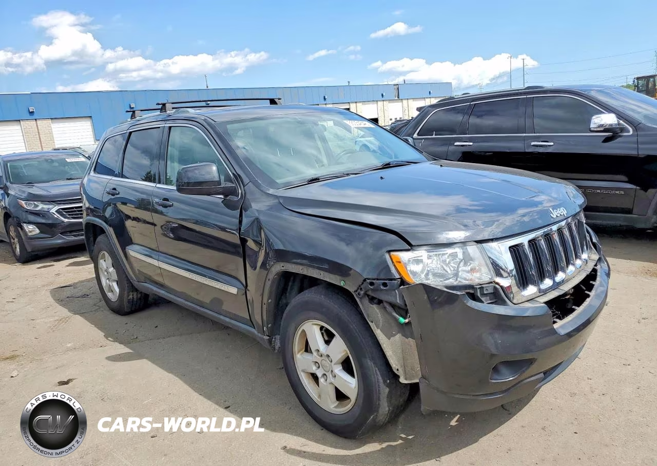 2011 Jeep Grand Cherokee Laredo VIN:1J4RR4GG3BC576765 - 4