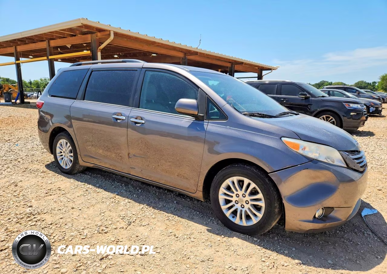 2015 Toyota Sienna Xle 8-Passenger VIN:5TDYK3DC2FS621541 - 4