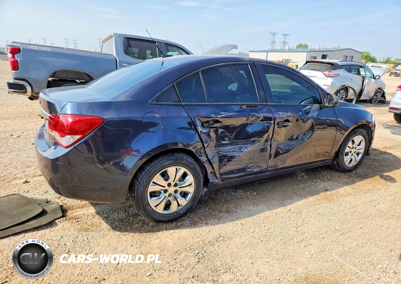 2014 Chevrolet Cruze Ls VIN:1G1PA5SHXE7184172 - 3