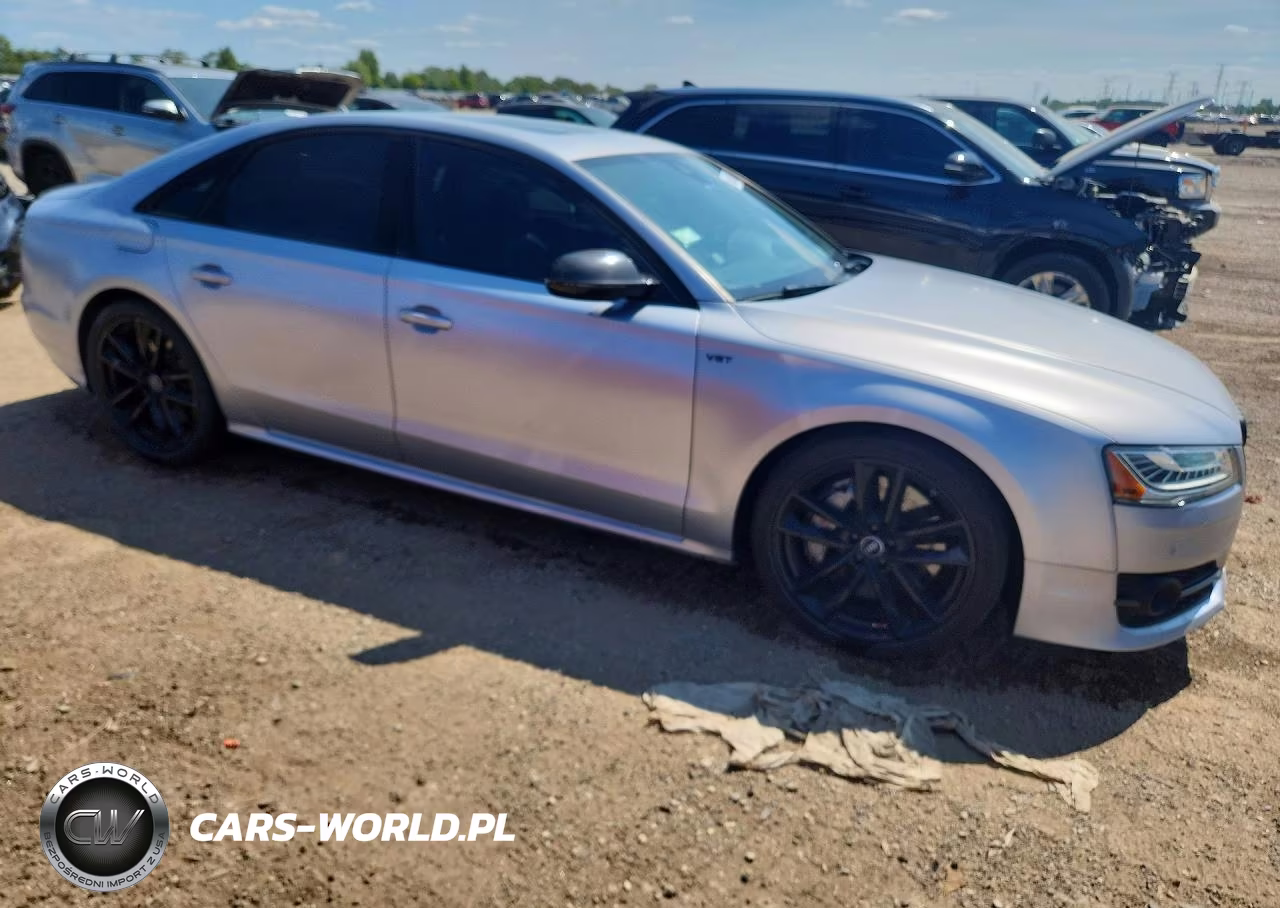 2016 Audi S8 Plus Quattro VIN:WUAJ5AFD1GN900251 - 4