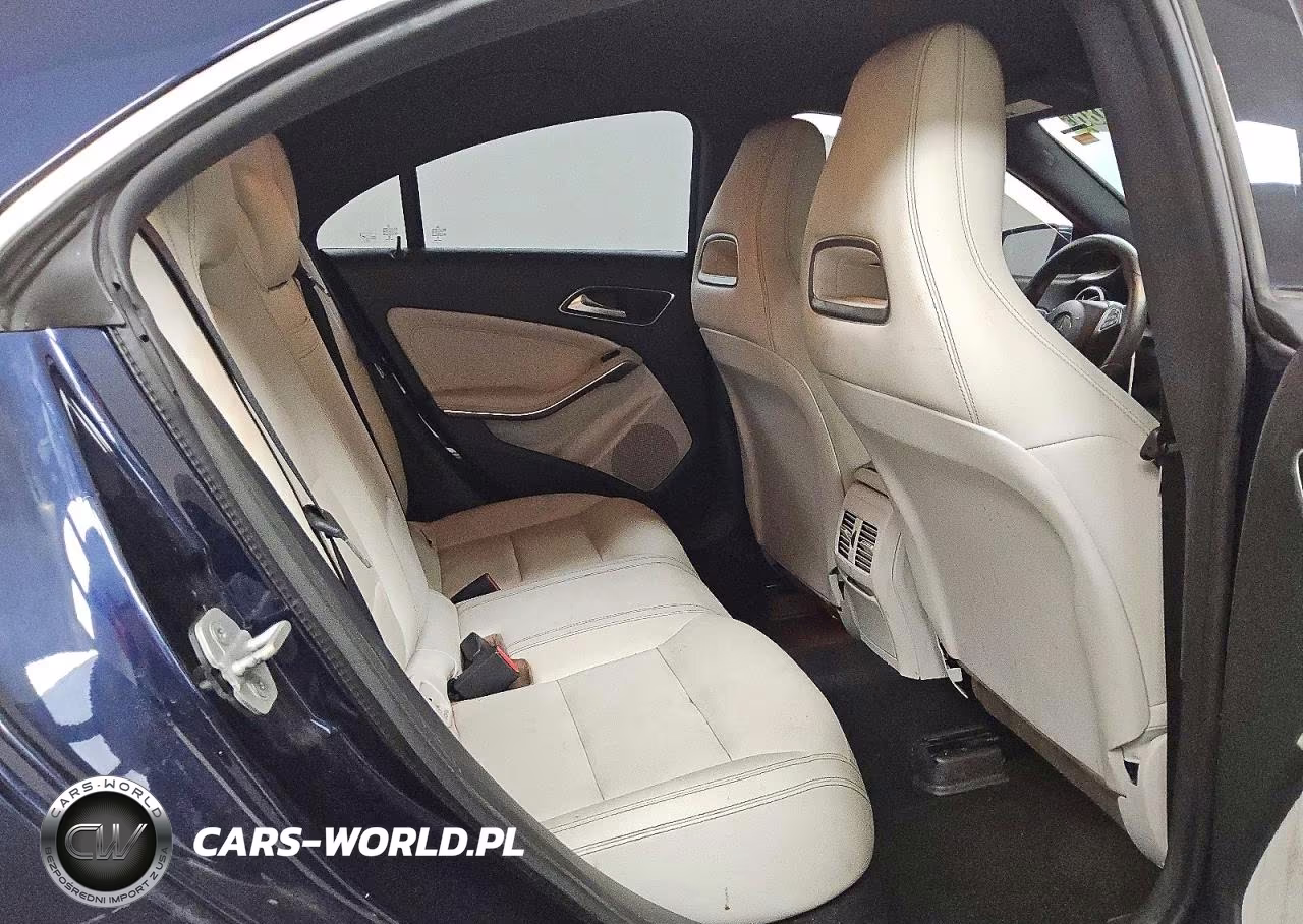 2018 Mercedes-Benz Cla 250 VIN:WDDSJ4EB6JN576869 - 10