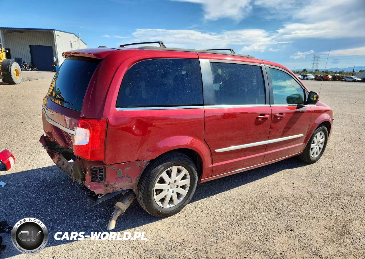 2015 Chrysler Town & Country Touring VIN:2C4RC1BG4FR676447 - 3