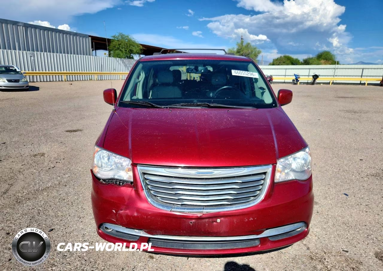2015 Chrysler Town & Country Touring VIN:2C4RC1BG4FR676447 - 5