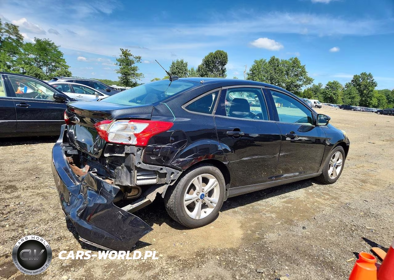 2013 Ford Focus Se VIN:1FADP3F2XDL216147 - 3