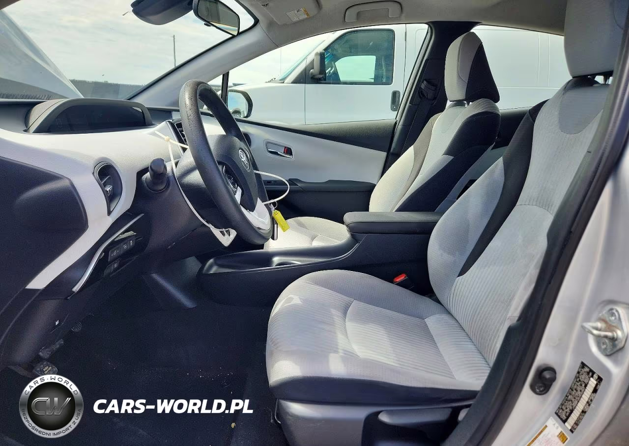 2017 Toyota Prius Two VIN:JTDKBRFU6H3042863 - 7