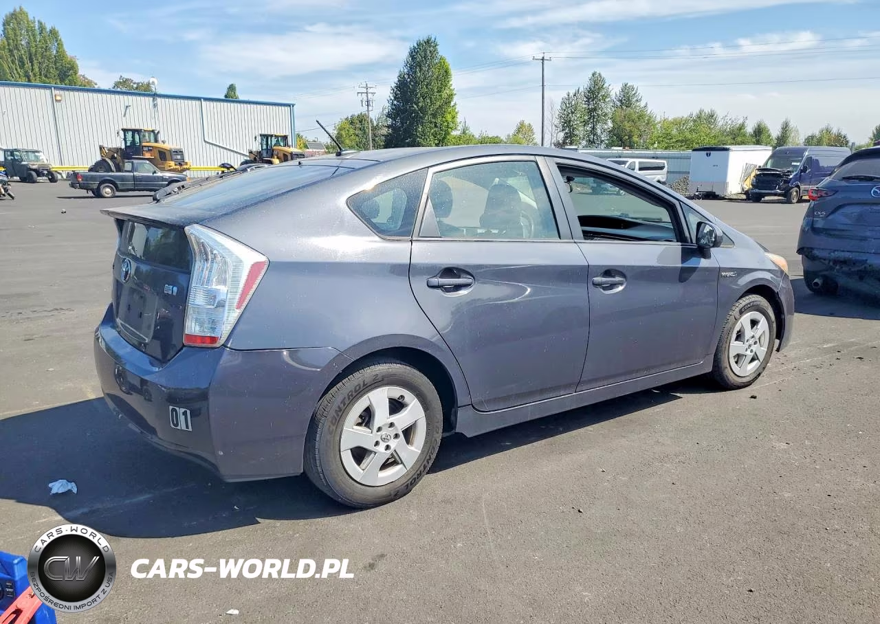 2011 Toyota Prius Three VIN:JTDKN3DU8B0316869 - 3