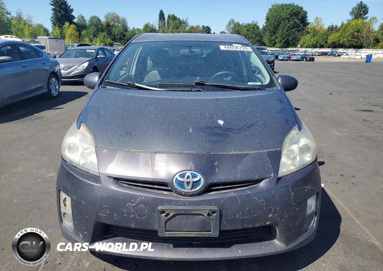 2011 Toyota Prius Three VIN:JTDKN3DU8B0316869 - 5