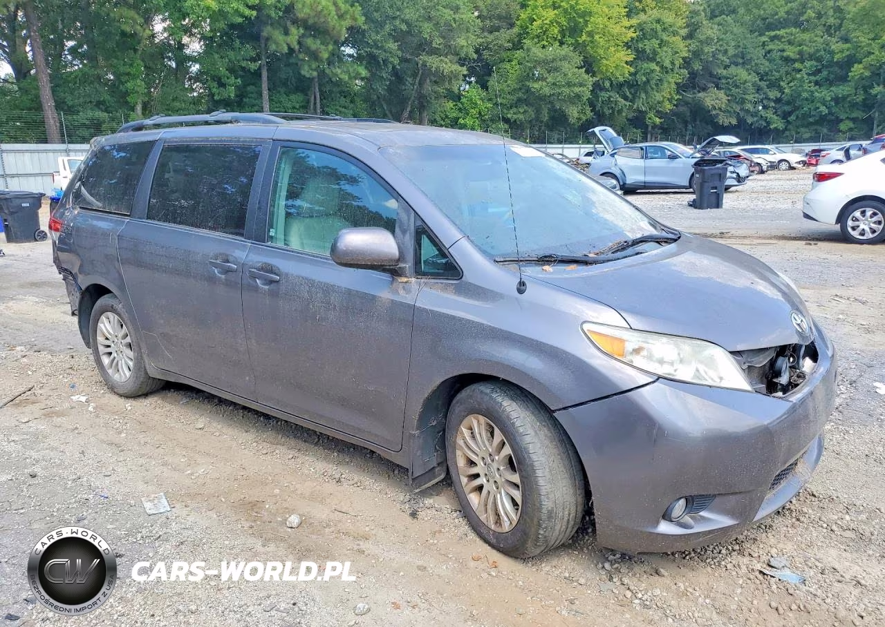 2014 Toyota Sienna Xle 8-Passenger VIN:5TDYK3DC0ES486882 - 4