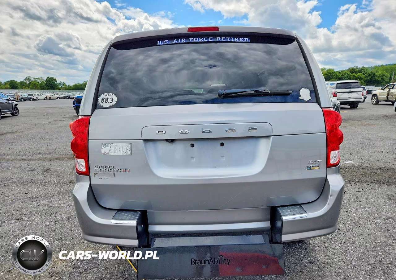 2019 Dodge Grand Caravan Sxt VIN:2C4RDGCG7KR663247 - 6