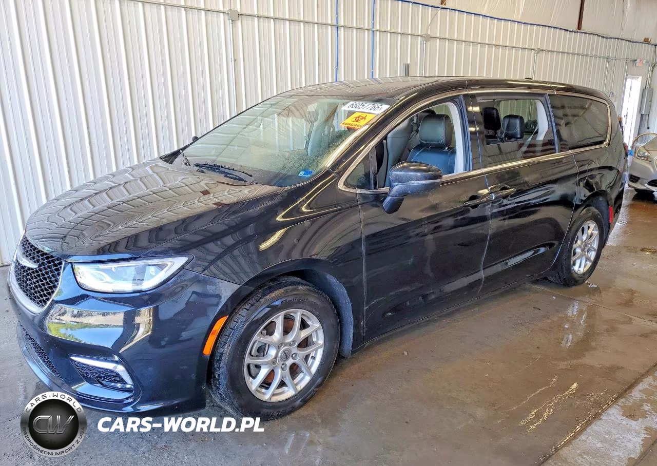 2023 Chrysler Pacifica Touring L VIN:2C4RC1BG4PR560313 - 1