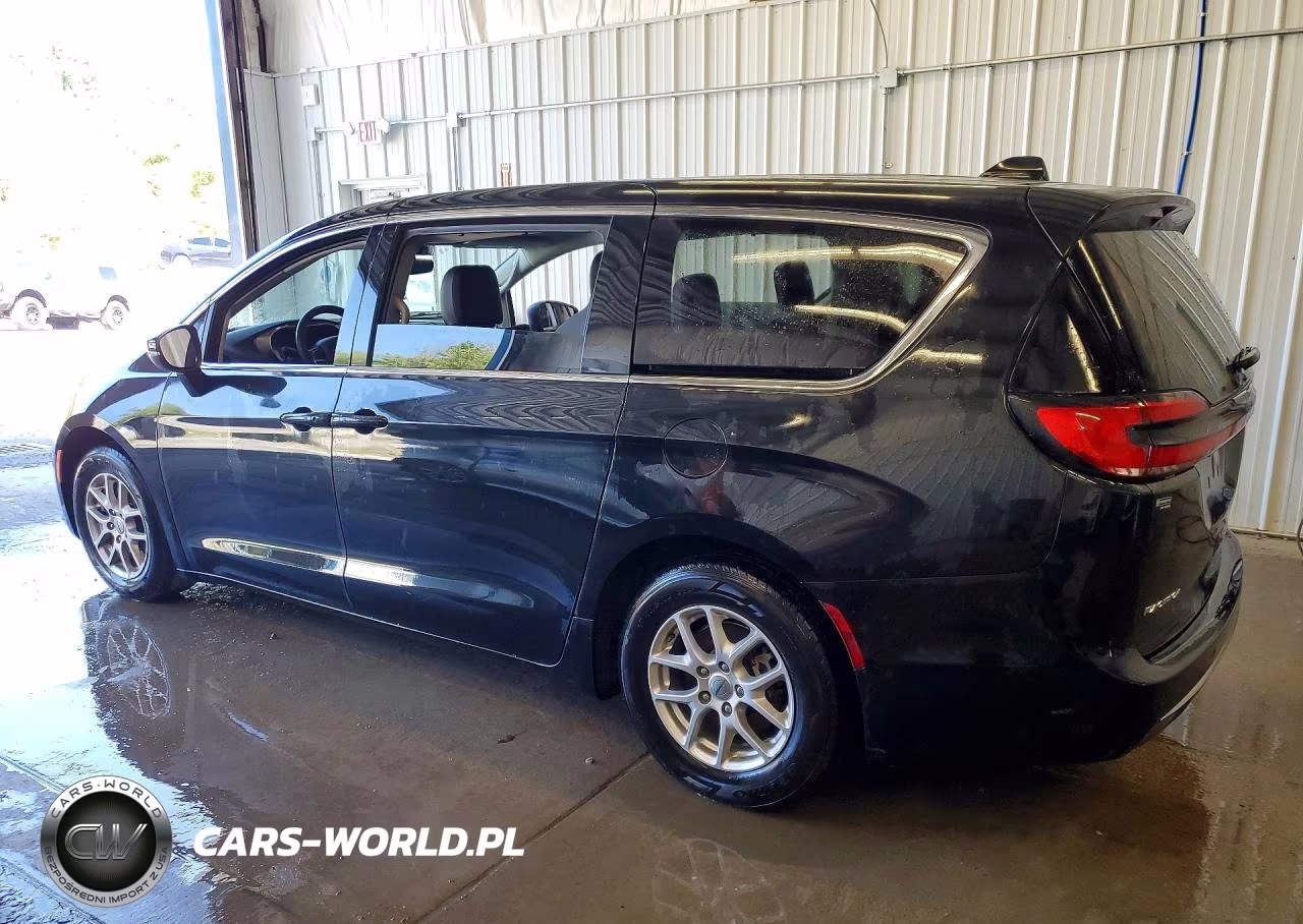 2023 Chrysler Pacifica Touring L VIN:2C4RC1BG4PR560313 - 2