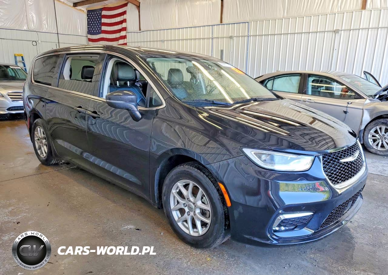 2023 Chrysler Pacifica Touring L VIN:2C4RC1BG4PR560313 - 4