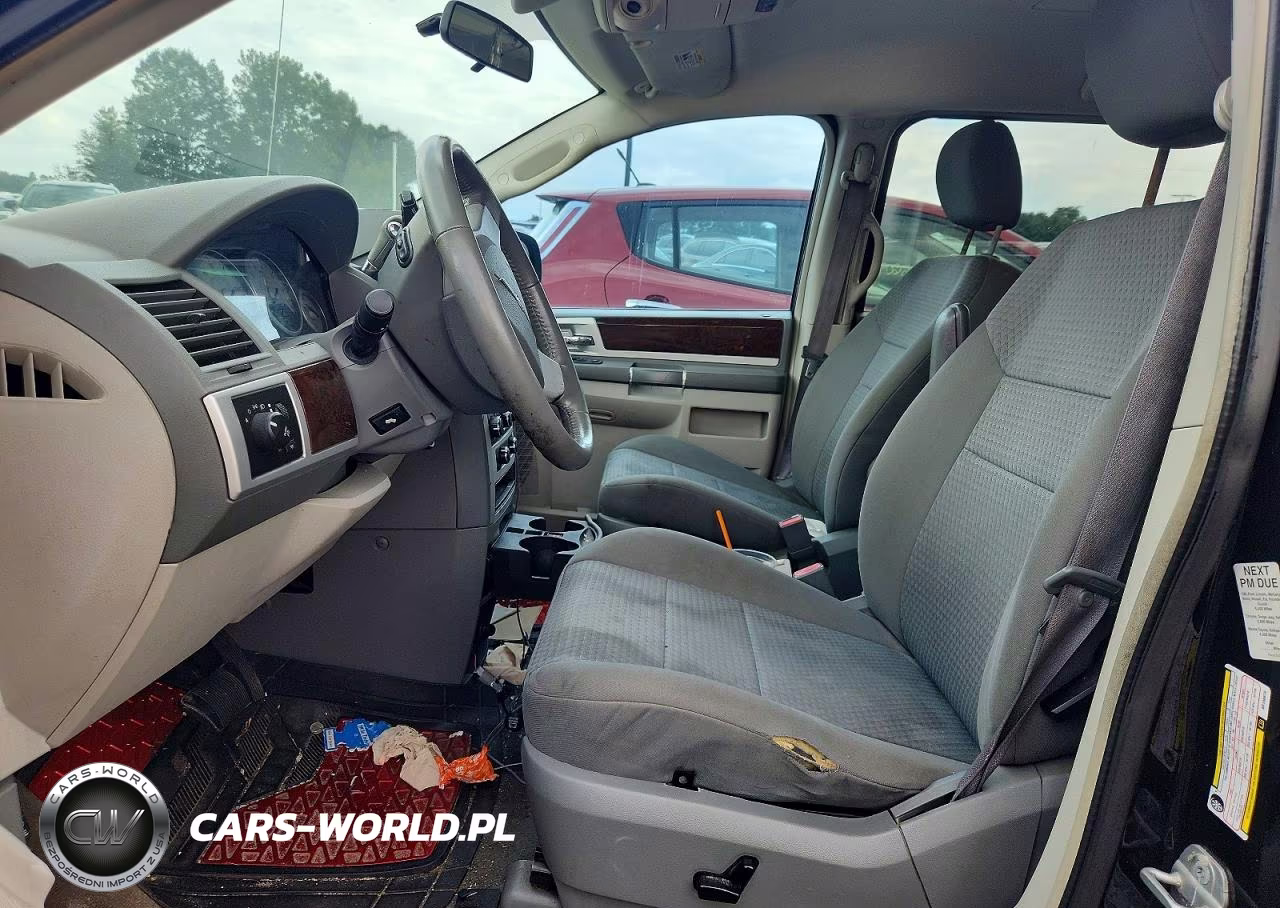 2010 Chrysler Town & Country Touring VIN:2A4RR5D10AR198674 - 7