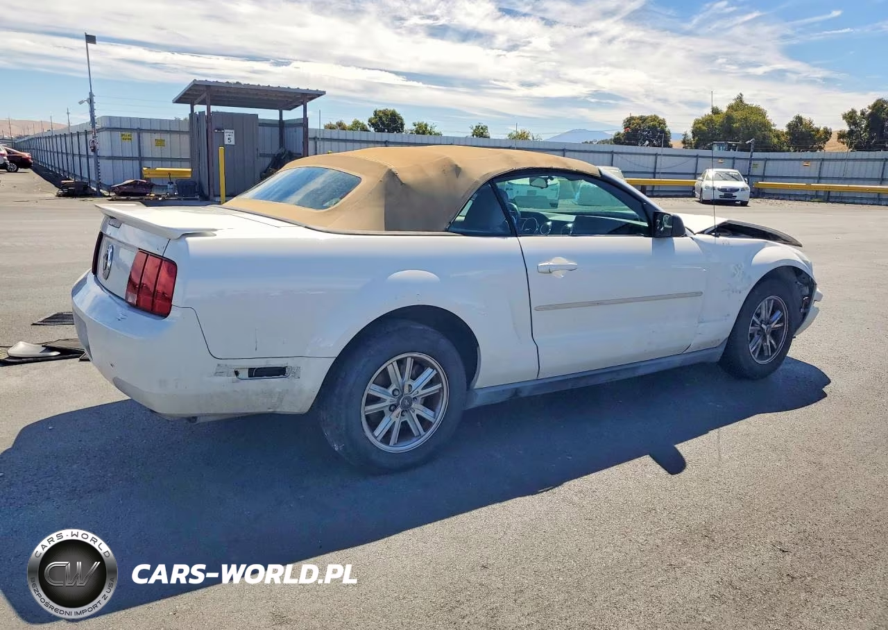 2007 Ford Mustang VIN:1ZVFT84N975307652 - 3