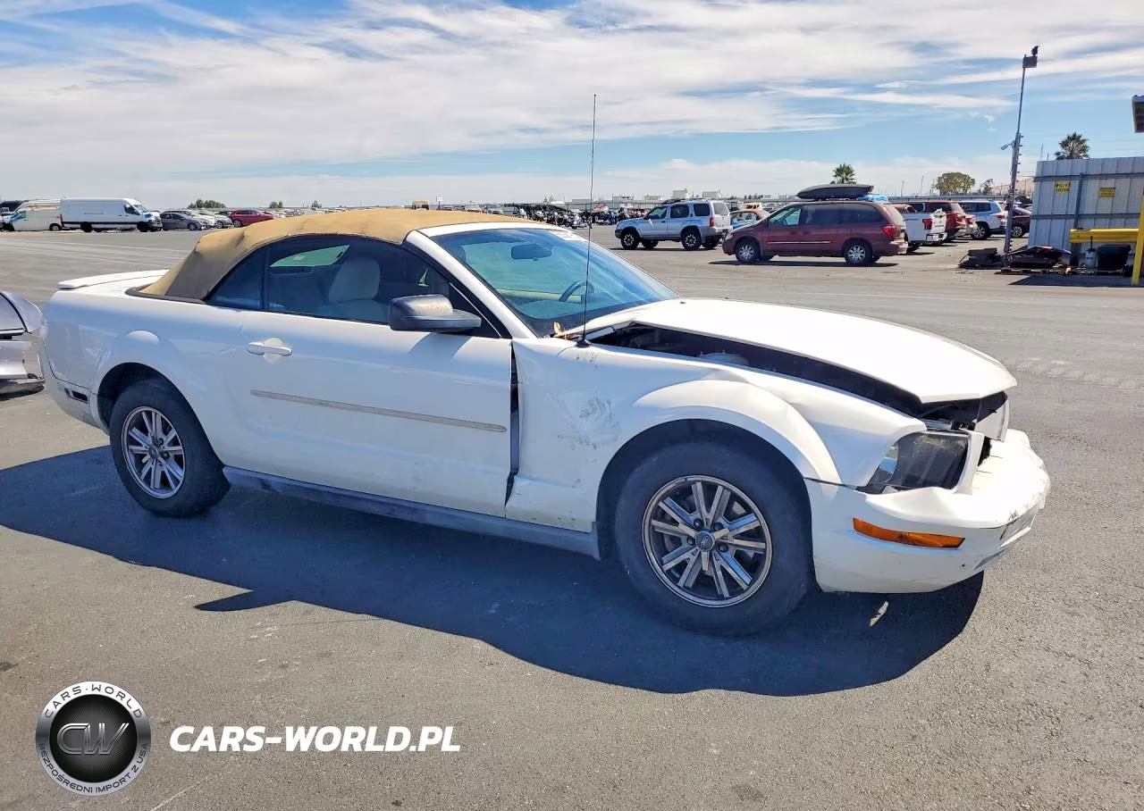 2007 Ford Mustang VIN:1ZVFT84N975307652 - 4