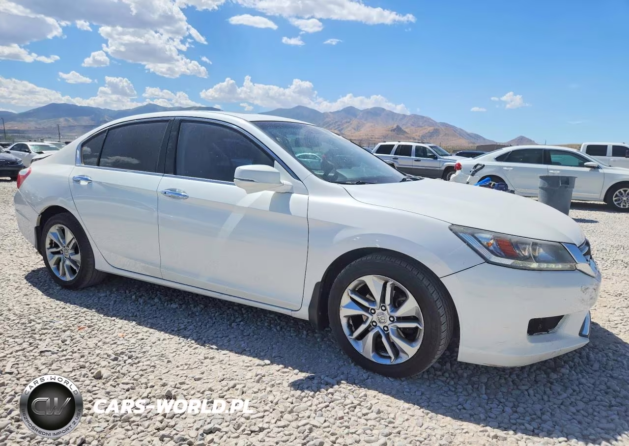 2015 Honda Accord Touring VIN:1HGCR3F91FA004086 - 4