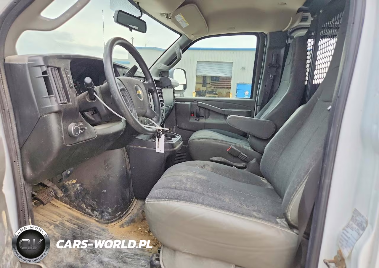 2022 Chevrolet Express G2500 VIN:1GCWGAFP7N1179915 - 7