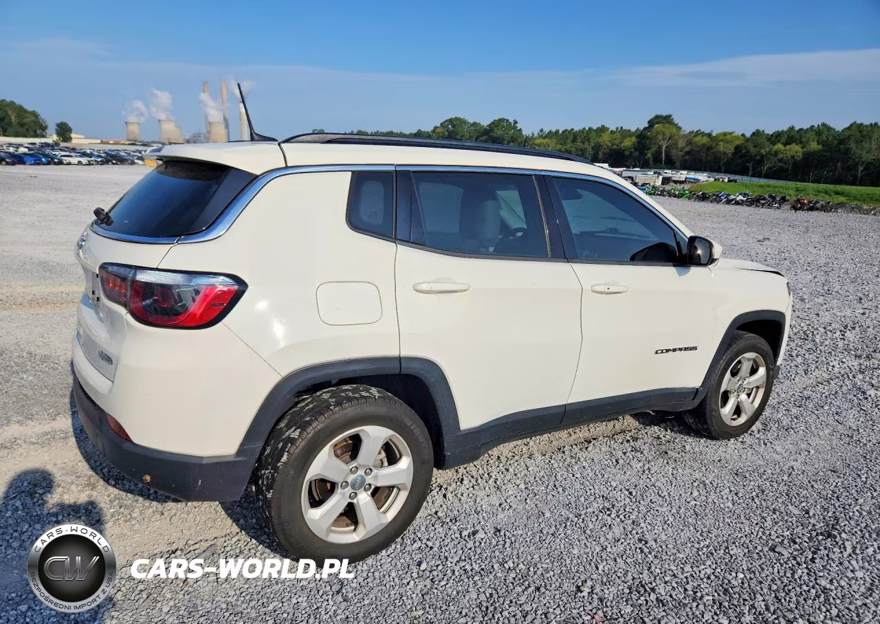 2021 Jeep Compass Latitude VIN:3C4NJDBB6MT503047 - 3