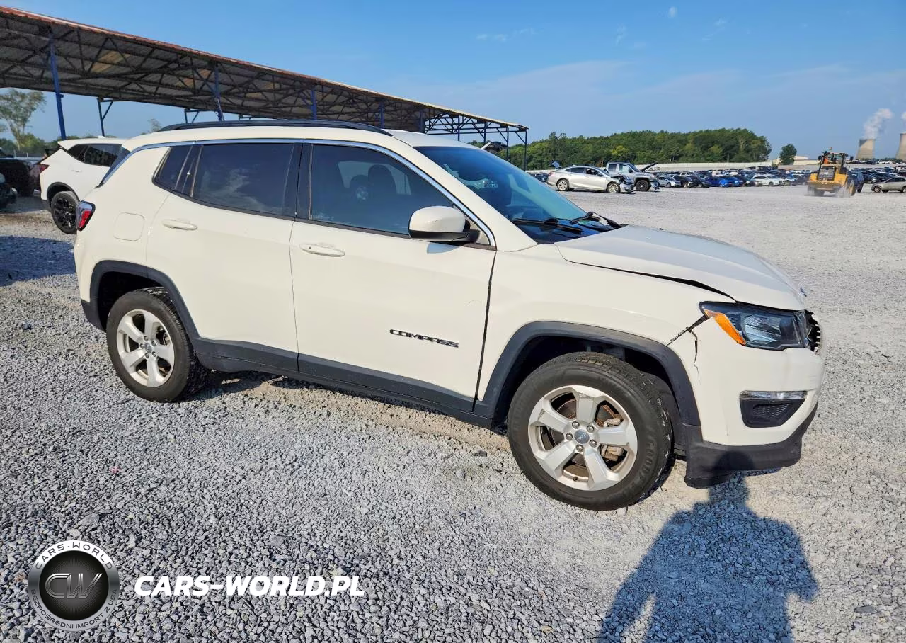 2021 Jeep Compass Latitude VIN:3C4NJDBB6MT503047 - 4