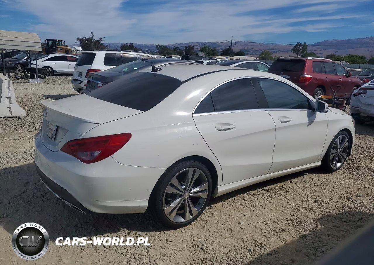 2018 Mercedes-Benz Cla 250 VIN:WDDSJ4EB3JN602120 - 3