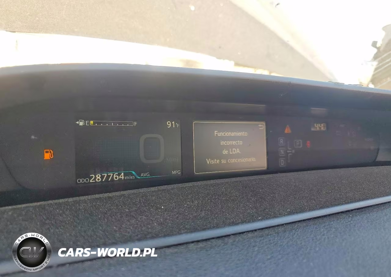 2018 Toyota Prius Two VIN:JTDKBRFU8J3074350 - 9